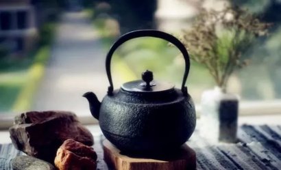 喝茶慢一點，做人笨一點