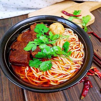  微小說：兩碗牛肉面